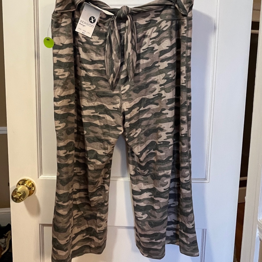 Xersion Camouflage Lounge Wear Pants Yoga Decorative Belt NWT. Womens XXL